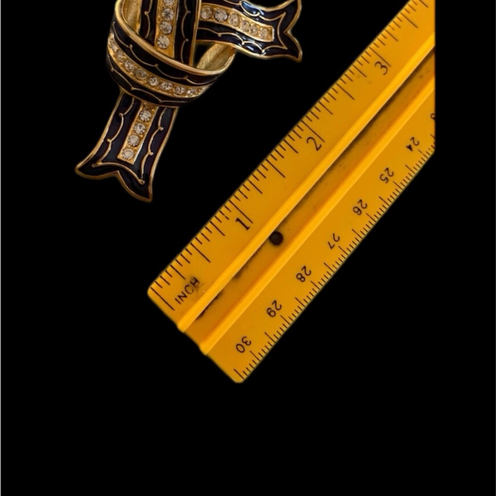 Joan Rivers Ribbon Brooch - Picture 5 of 5
